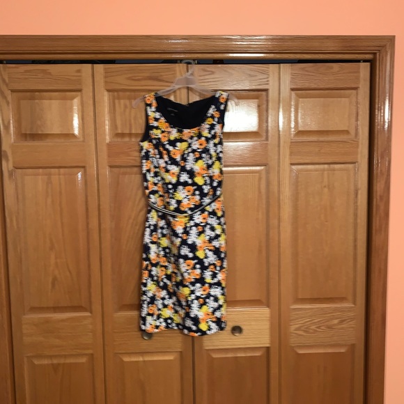 Jones New York Floral Dress with Belt - Picture 5 of 5